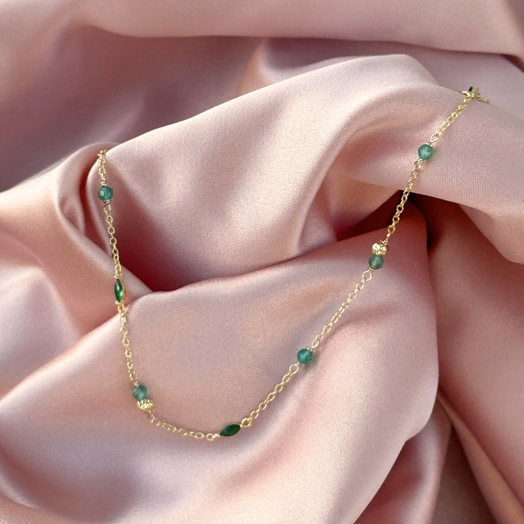 GREEN & WHITE GARDEN