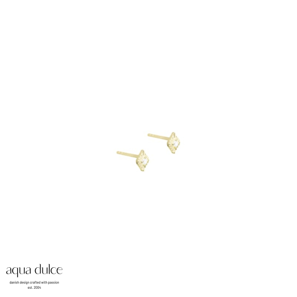 OPALLY EARSTUD | GOLDEN