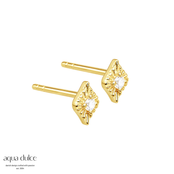 OPALLY EARSTUD | GOLDEN