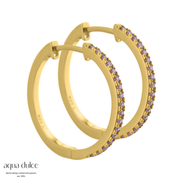 Rie - 20 mm. creoler i forgyldt sterling slv med lys lilla zirkonia