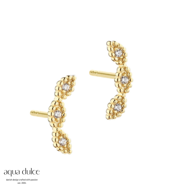 *FLOWERS UP THE EAR | GOLDEN