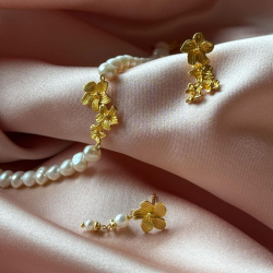 JASMIN PEARL EARSTUD | GOLDEN