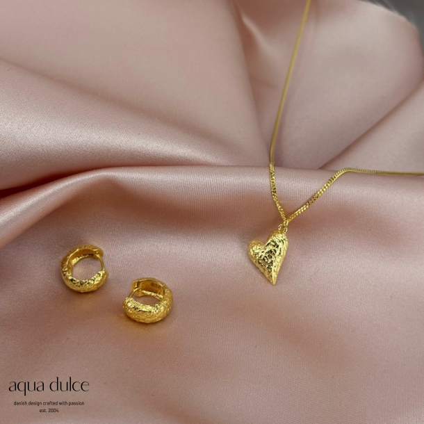 LOVE ME SMALL HOOP | GOLDEN