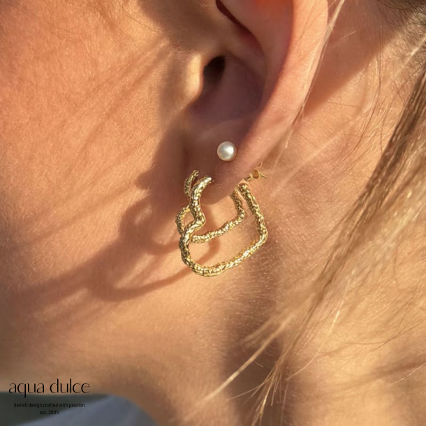 LOVE ME HEART HOOP | GOLDEN