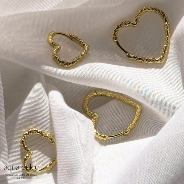 LOVE ME HEART HOOP | GOLDEN