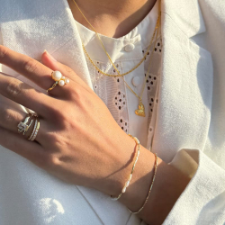 LOVE ME NECKLACE | GOLDEN