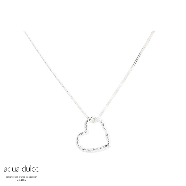 LOVE ME NECKLACE | SILVER