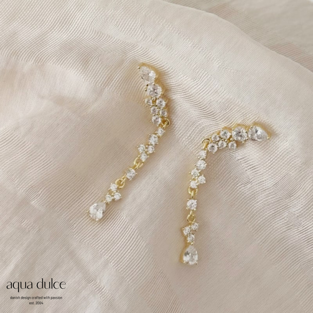 AURA LONG EARSTUD |  GOLDEN