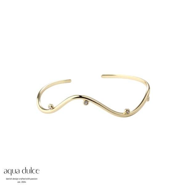 WAVY BANGLE  |  GOLDEN