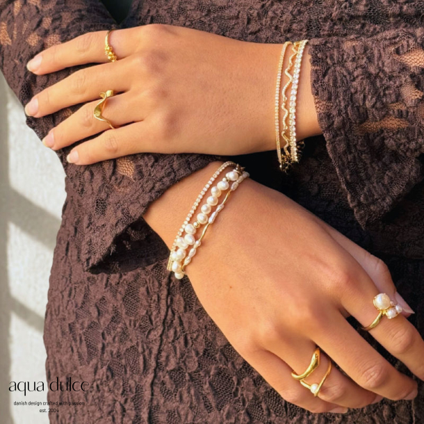 ALURA WHITE BRACELET | GOLDEN