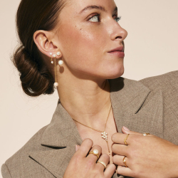 PEARL MOON EARSTUD  | GOLDEN