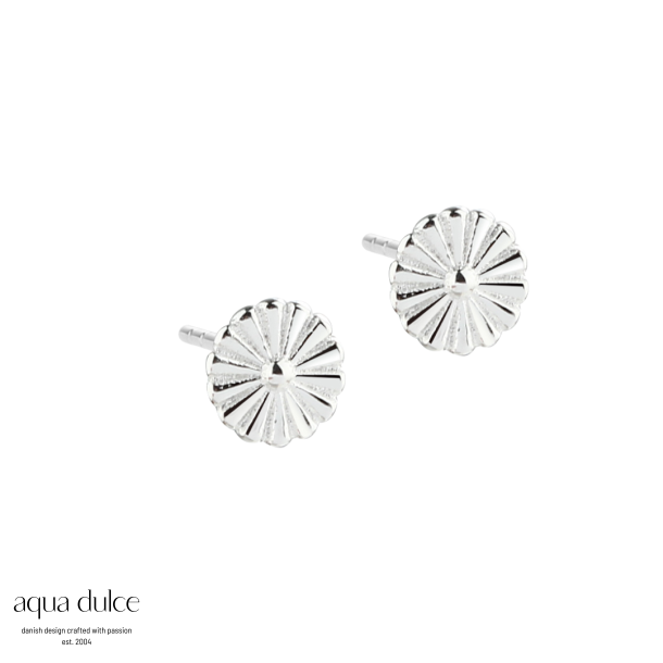 TINY DAISY EARSTUD |  SILVER
