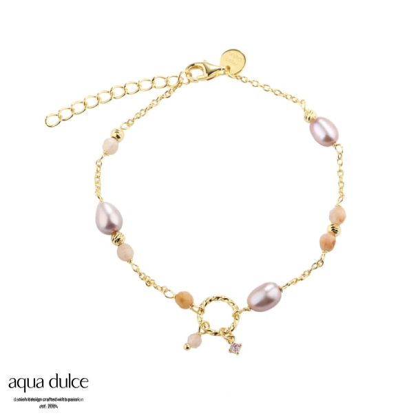 *KOI ROSE PEARL BRACELET |  GOLDEN