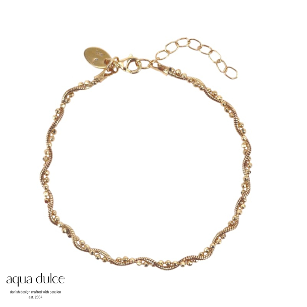 MARIANA BRACLET | GOLDEN