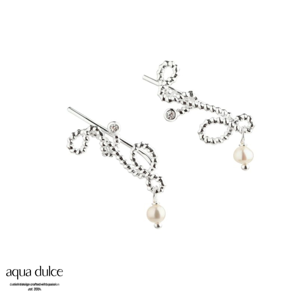 SWIRL LOVE UP THE EAR | SILVER