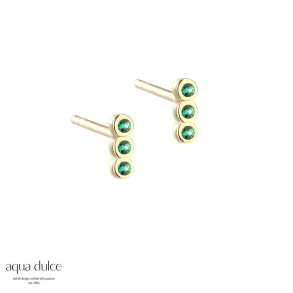 *PETITE GREEN, �restikker i forgyldt sterling s�lv med 3 sm� gr�nne zirkonia.