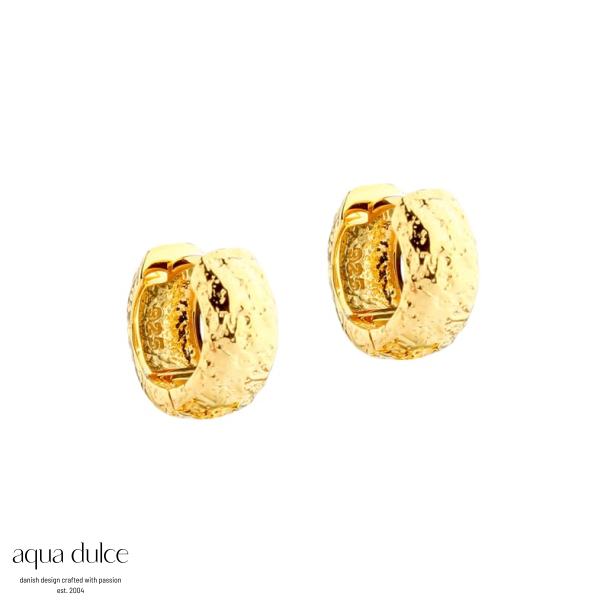 LOVE ME SMALL HOOP | GOLDEN