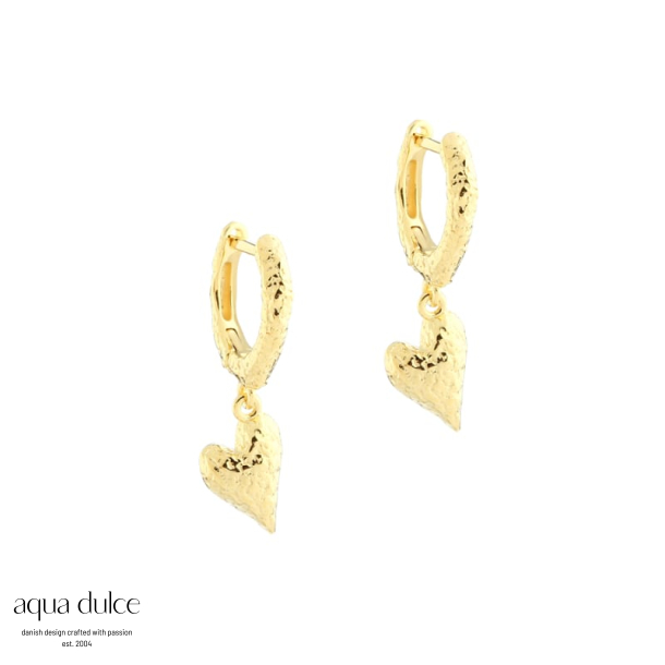 LOVE ME HOOP WITH HEART | GOLDEN