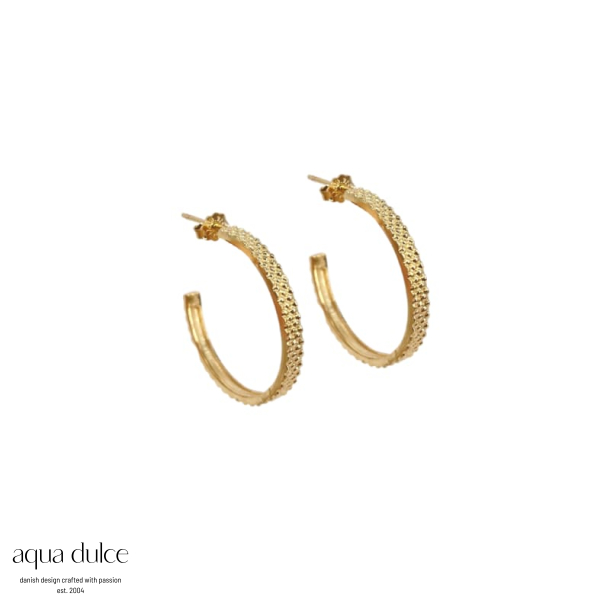 ISABEL HOOP | GOLDEN